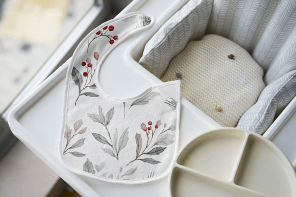 Mistletoe and Holly Seamless Pattern - Image 6