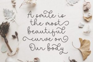 Alternative view of Saylora Font