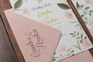 Alternative view of Elegant Woman Font