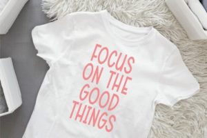 Alternative view of Flowers Font