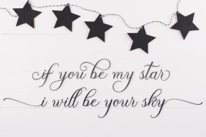 Alternative view of The Paragraph Script Font