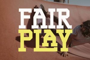 Alternative view of Varsity Lover Font